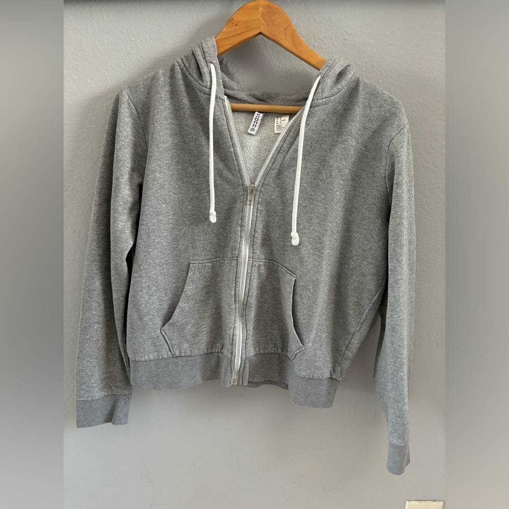 Grey zipped hoodie
